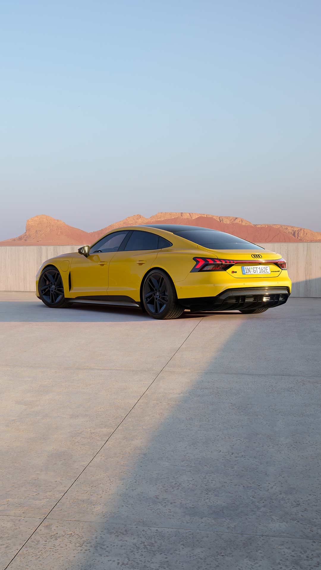 Side and rear view Audi RS e-tron GT