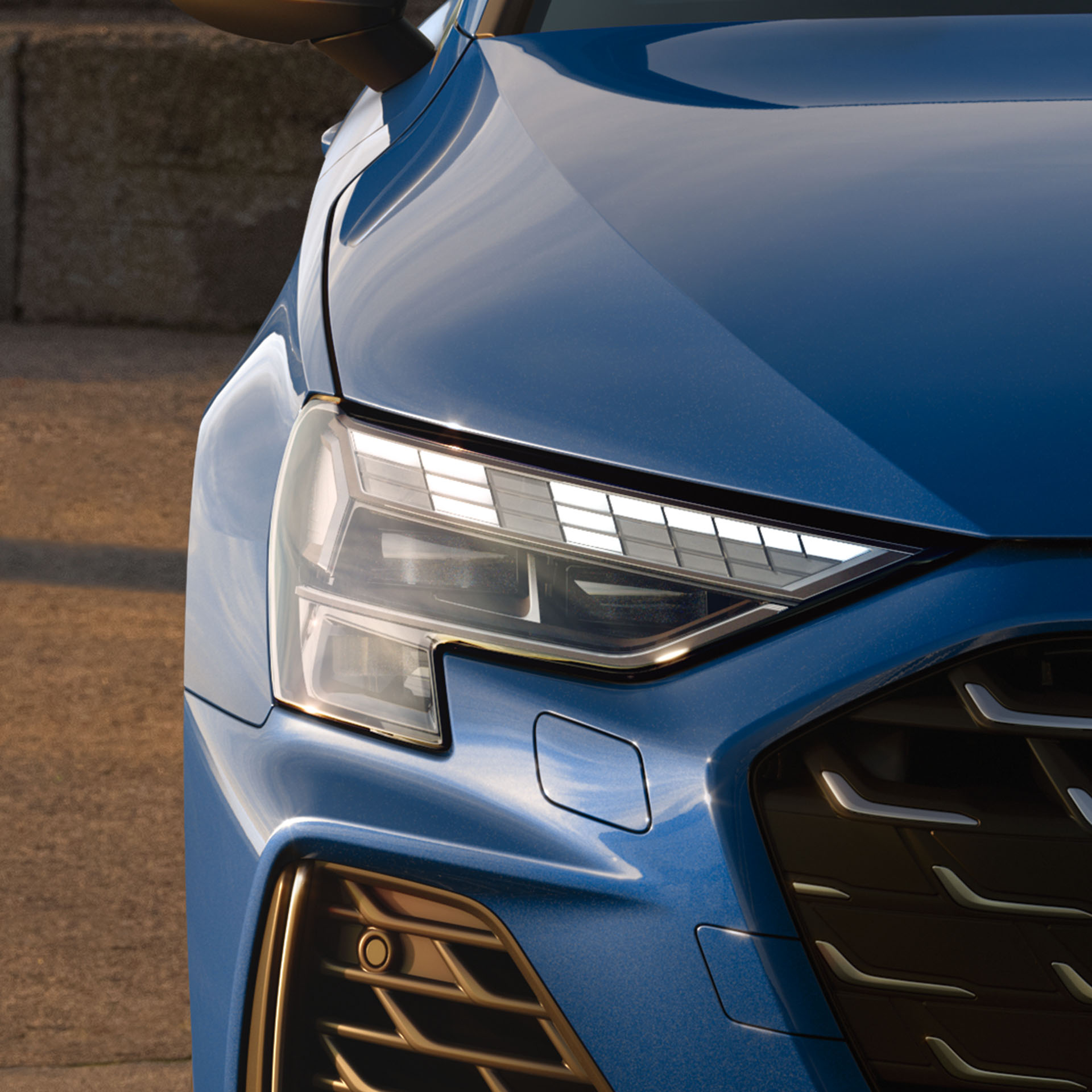 Foto de la iluminación y los faros del Audi S3 Sedan. 