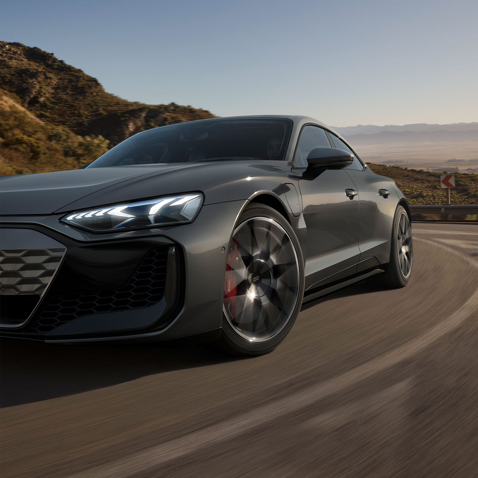 Foto de la dinámica de conducción de un Audi RS e-tron GT. 