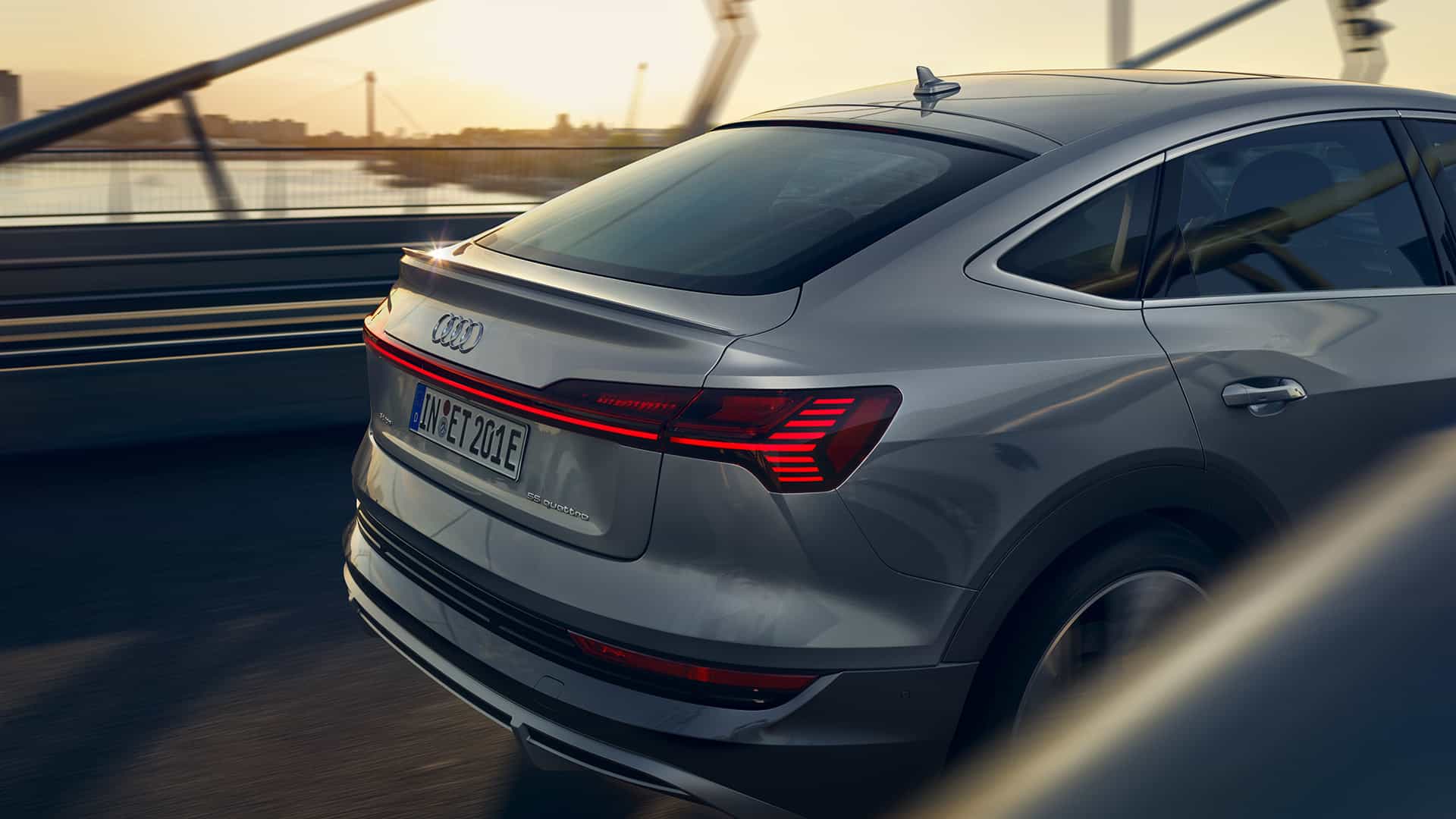 Frontal side view Audi e-tron S Sportback