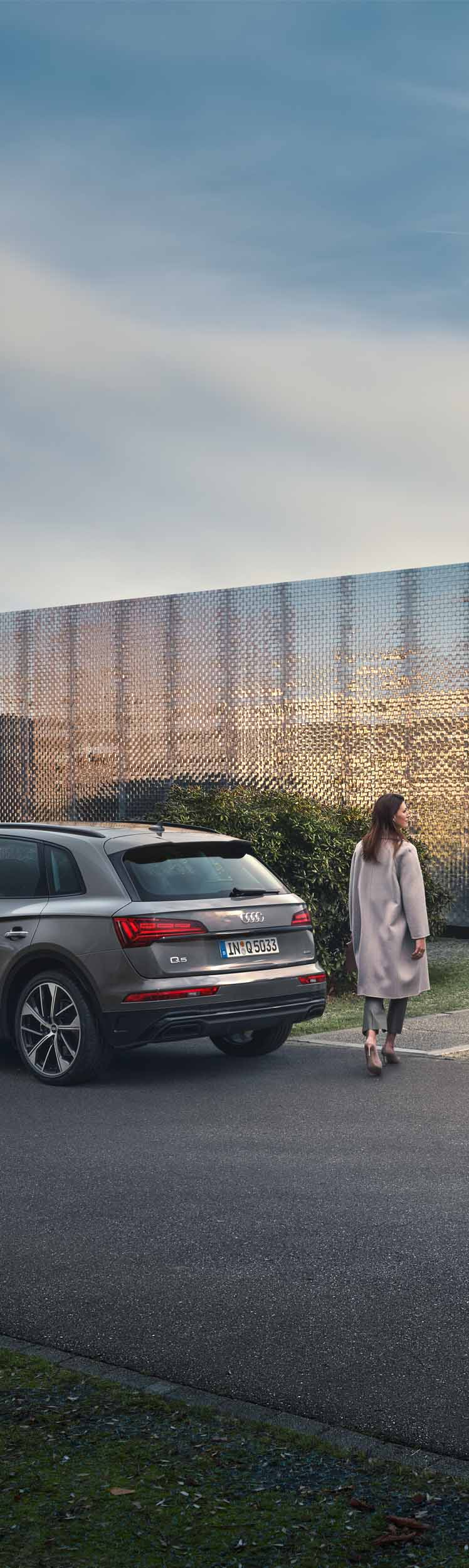 Side rear view of the Q5
