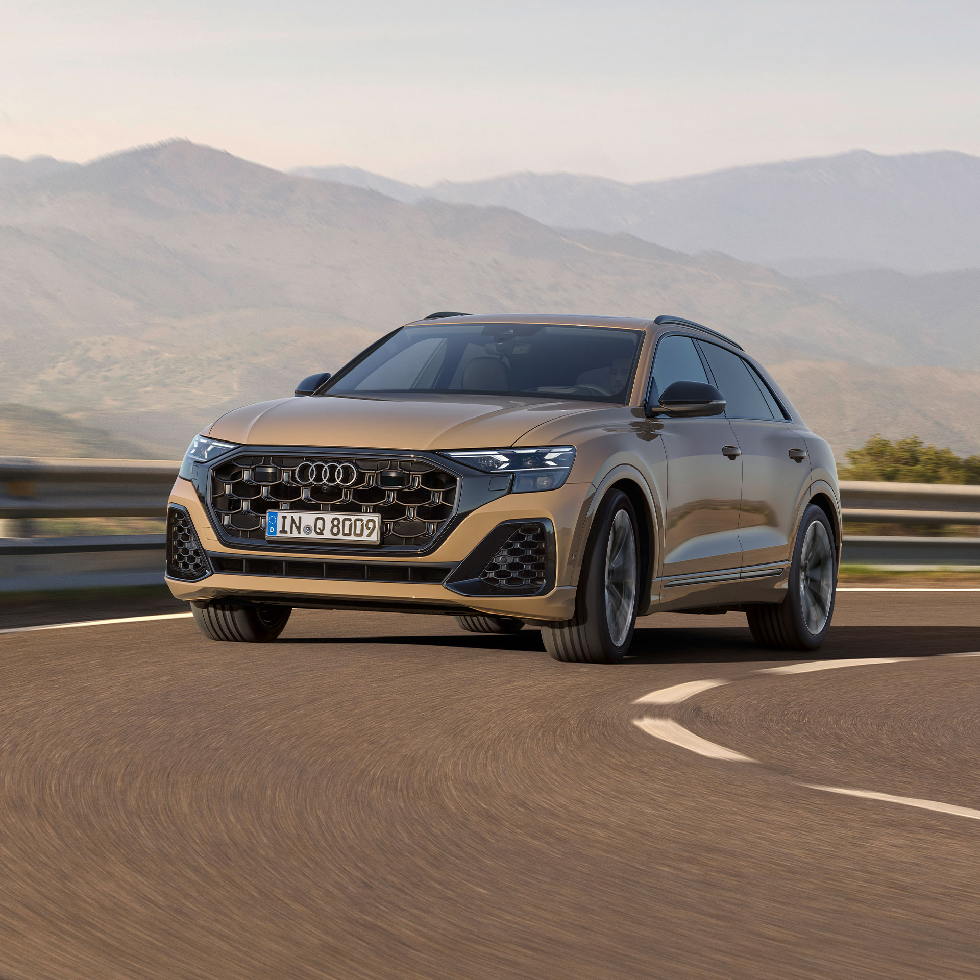 Foto de un Audi Q8 SUV, un SUV premium deportivo. 