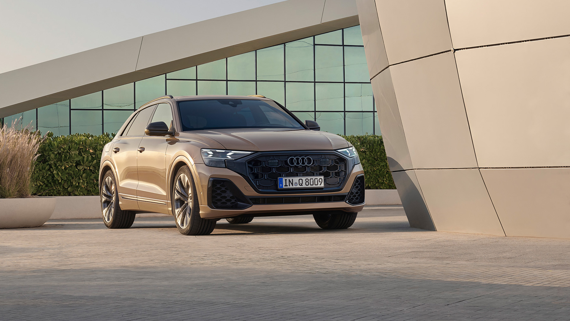 Foto del Audi Q8 SUV, el SUV premium con más carácter. 