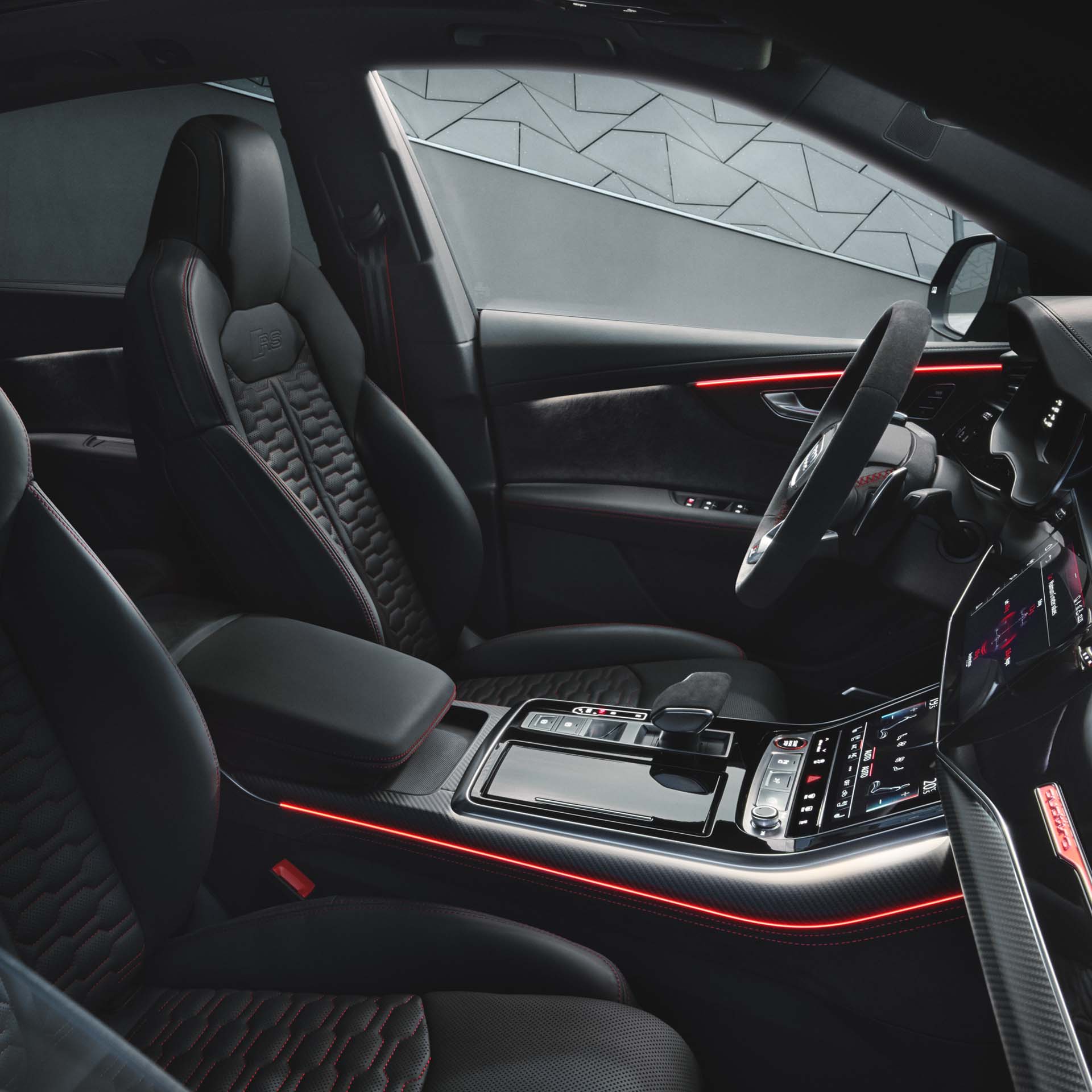 RSQ8 interior